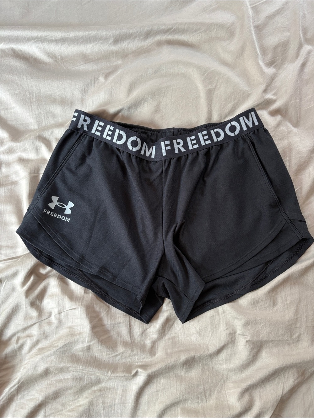 Under Armour Women's Black Freedom Elastic-Waist Athletic Shorts